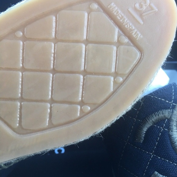 NWT Chanel Espadrilles Dark Navy Green Size 37 - Picture 4 of 6